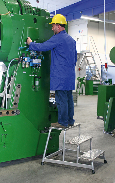 Aluminium-Arbeitspodest starr mit 3 Stufen Aluminium-Arbeitspodest starr mit 3 Stufen